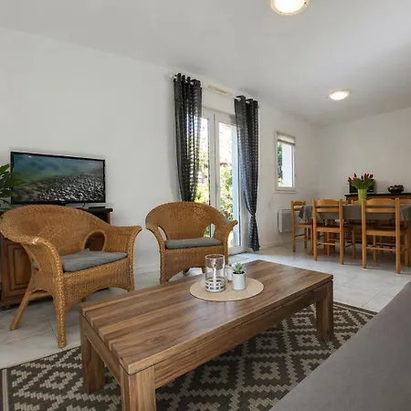 65 Maison 8 Couchages Au Calme Avec Jardin Dans Village Typique Proche De Luz Saint Sauveur * Viella (Hautes-Pyrenees)